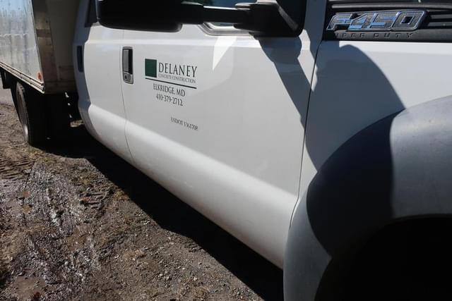 Image of Ford F-450 equipment image 4