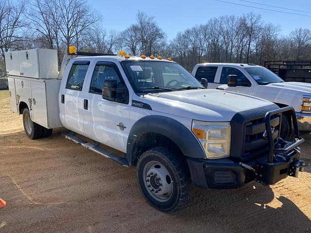 Image of Ford F-450 equipment image 3