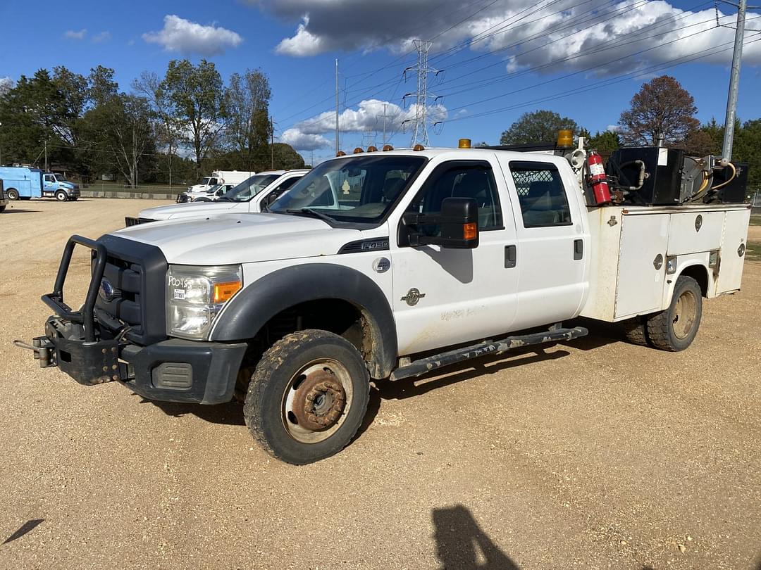 Image of Ford F-450 Primary image