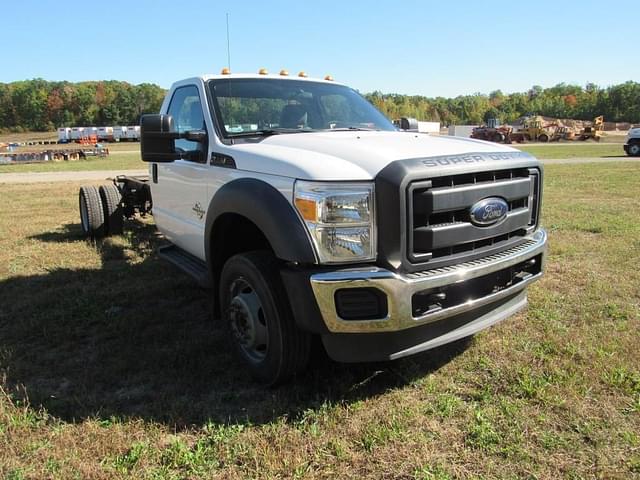 Image of Ford F-550 equipment image 2