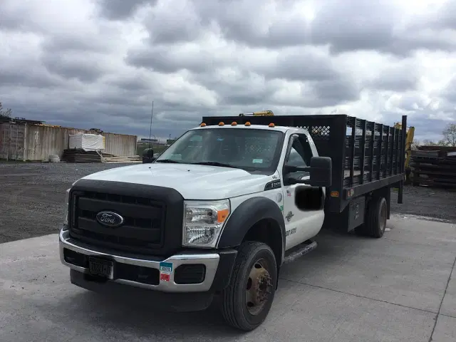 Image of Ford F-550 equipment image 2