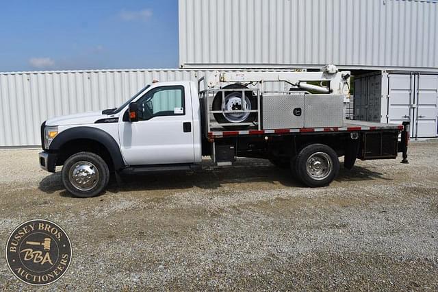 Image of Ford F-550 equipment image 3