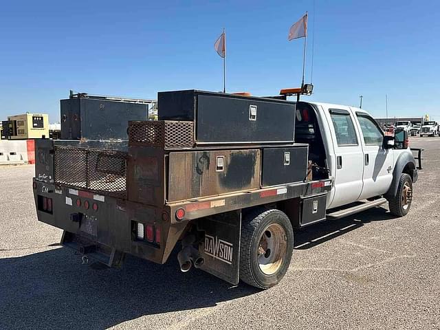 Image of Ford F-550 equipment image 2