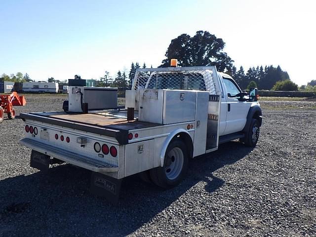 Image of Ford F-550 equipment image 3