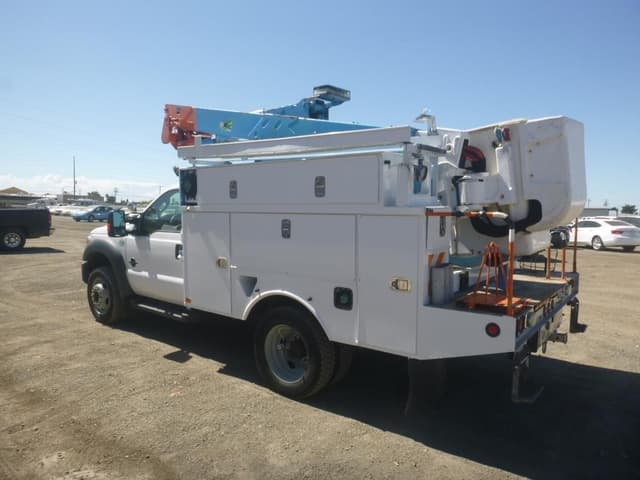 Image of Ford F-550 equipment image 3