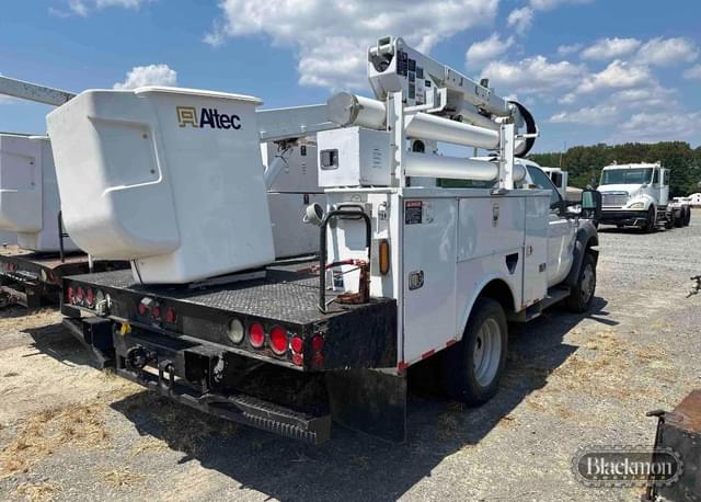 Image of Ford F-550 equipment image 3