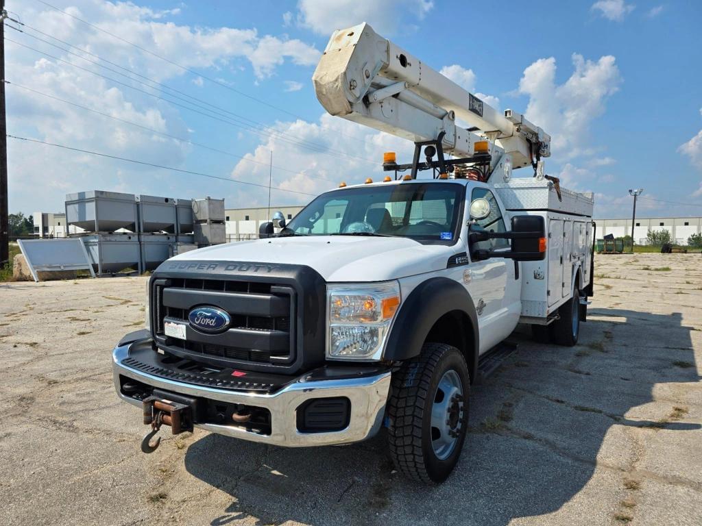 Image of Ford F-550 Primary image