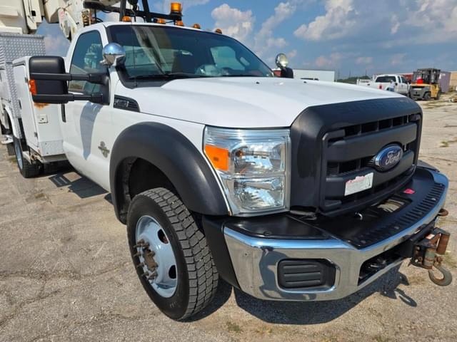 Image of Ford F-550 equipment image 4