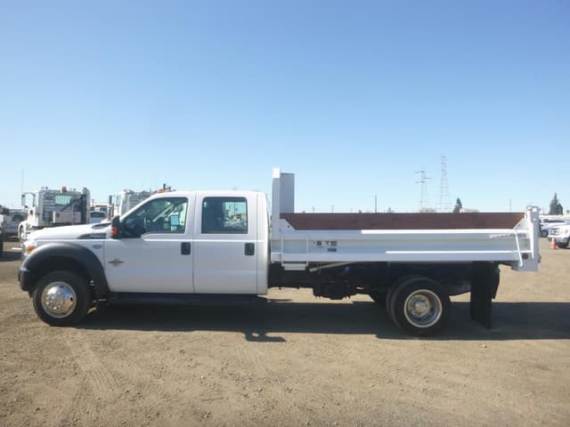 Image of Ford F-550 equipment image 4