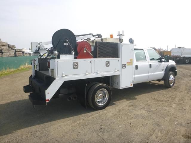 Image of Ford F-550 equipment image 2