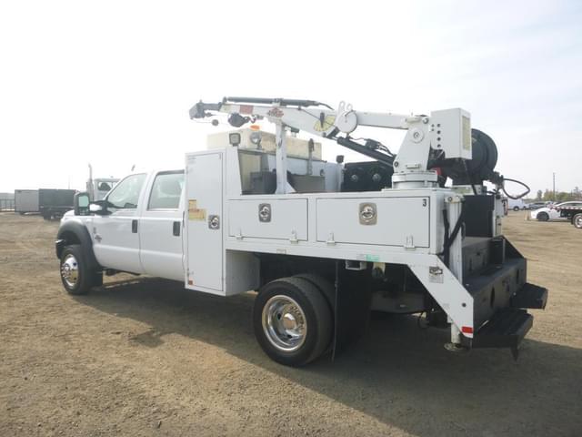 Image of Ford F-550 equipment image 3