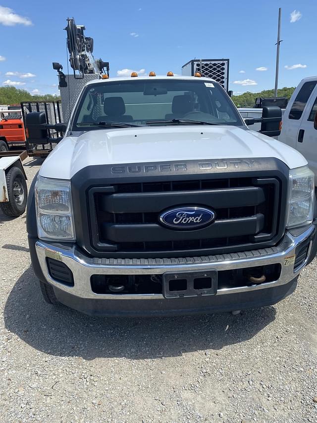 Image of Ford F-550 equipment image 2