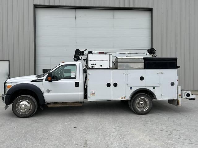 Image of Ford F-550 equipment image 2