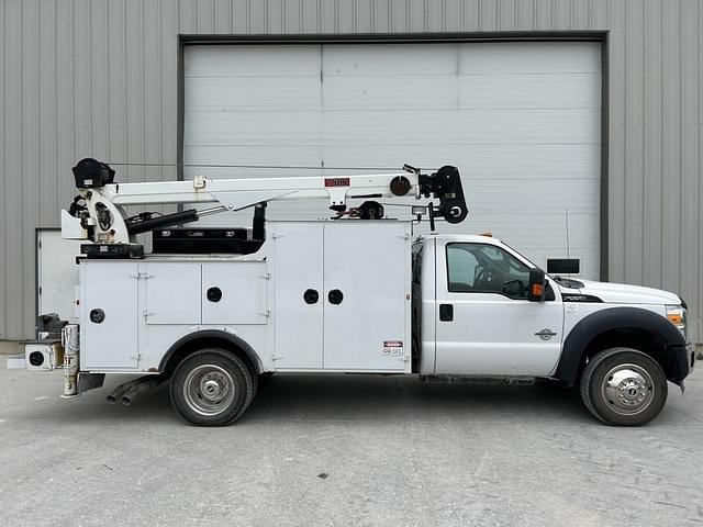 Image of Ford F-550 equipment image 3