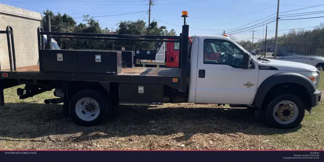Image of Ford F-550 equipment image 3