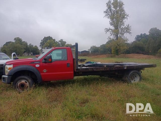 Image of Ford F-550 equipment image 2