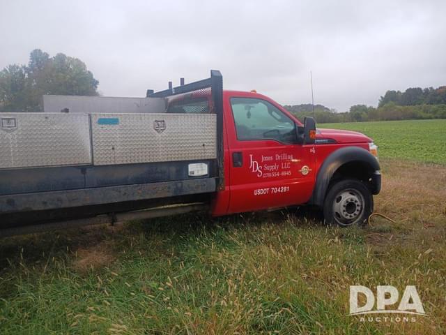 Image of Ford F-550 equipment image 3