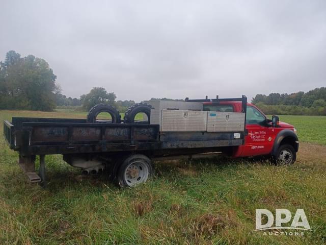 Image of Ford F-550 equipment image 4