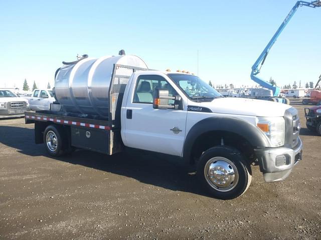 Image of Ford F-550 equipment image 1