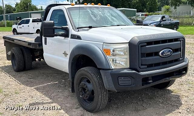 Image of Ford F-550 equipment image 3