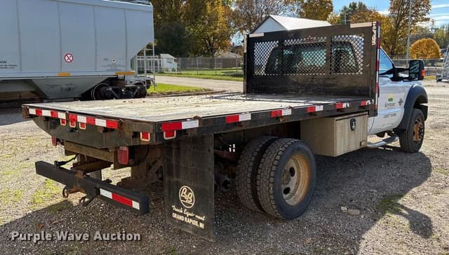 Image of Ford F-550 equipment image 4