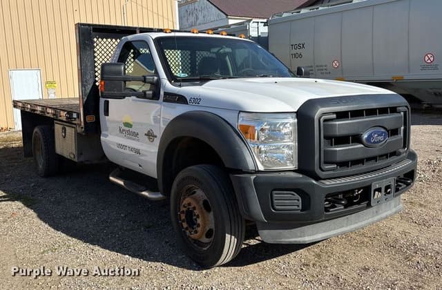 Image of Ford F-550 equipment image 2