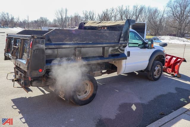 Image of Ford F-550 equipment image 4