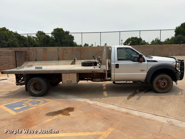 Image of Ford F-550 equipment image 3