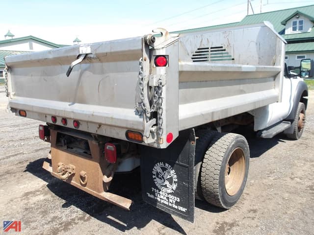 Image of Ford F-550 equipment image 4