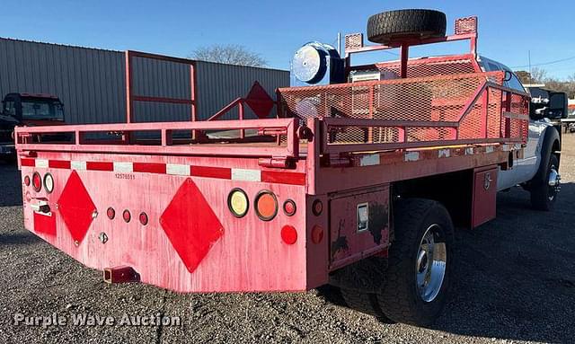 Image of Ford F-550 equipment image 4