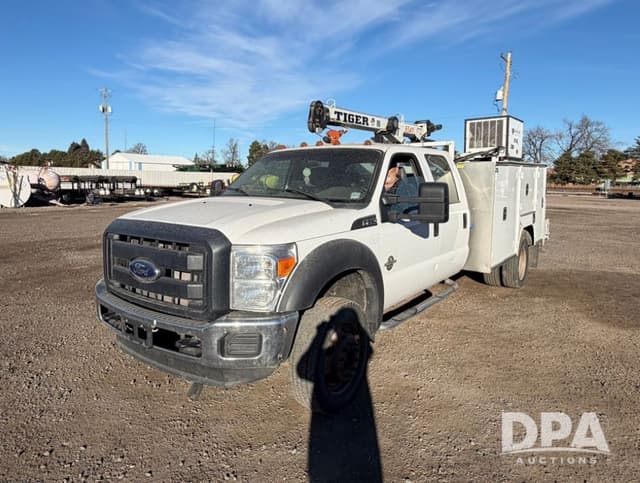 Image of Ford F-550 equipment image 2