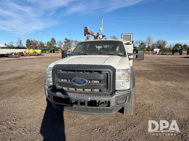 Image of Ford F-550 equipment image 3