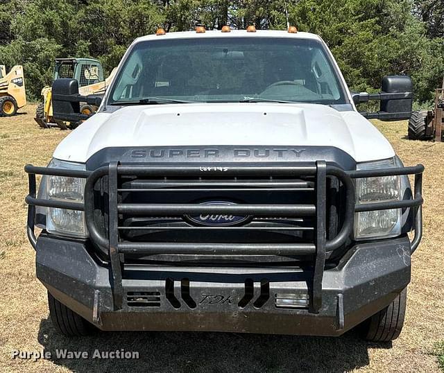 Image of Ford F-550 equipment image 1