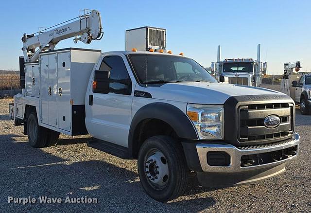 Image of Ford F-550 equipment image 2