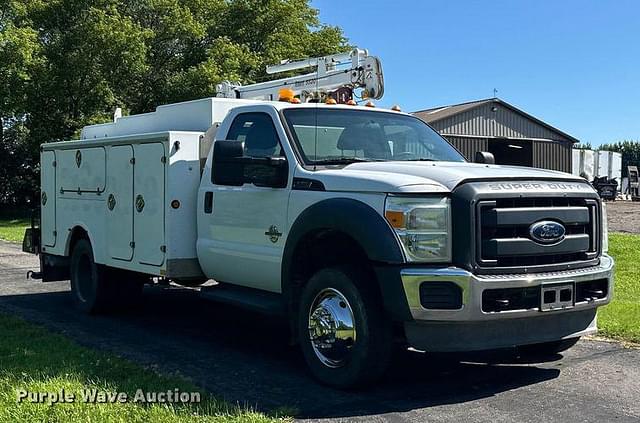 Image of Ford F-550 equipment image 2