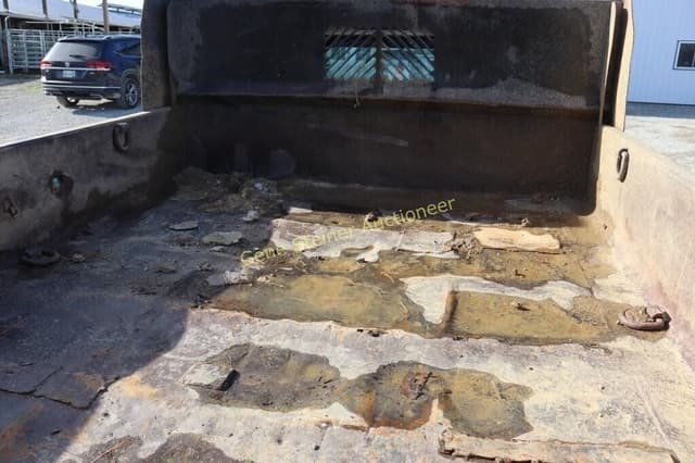 Image of Ford F-550 equipment image 4