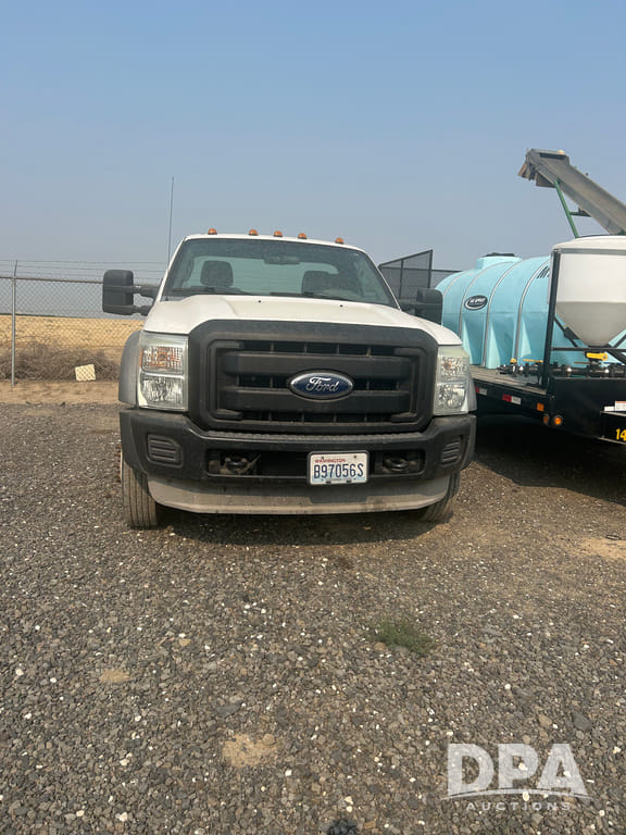 2013 Ford F-550 Equipment Image0