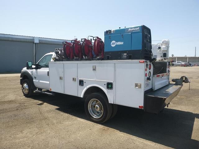 Image of Ford F-550 equipment image 3