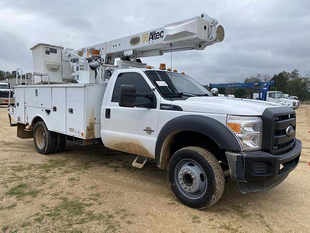 Image of Ford F-550 equipment image 3