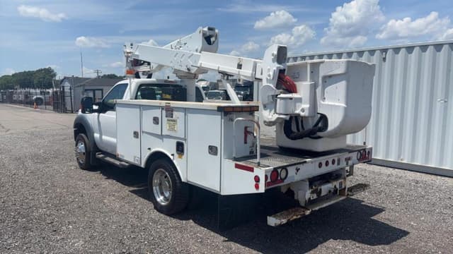 Image of Ford F-550 equipment image 1