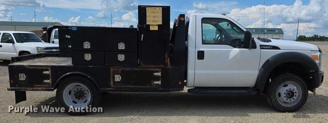 Image of Ford F-550 equipment image 3