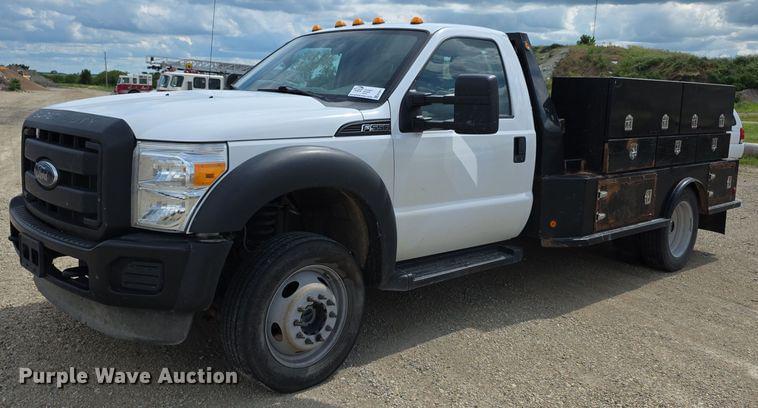Image of Ford F-550 Primary image