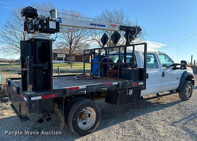 Image of Ford F-550 equipment image 4