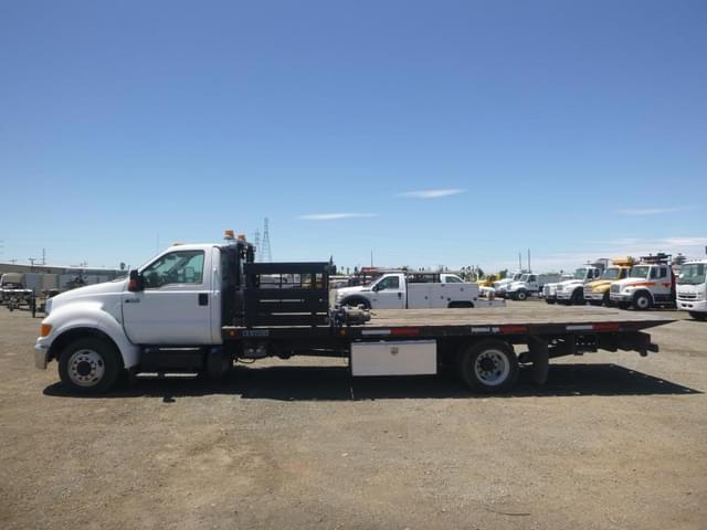 Image of Ford F-650 equipment image 4