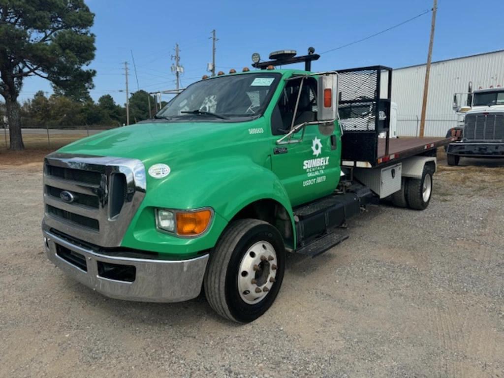 Image of Ford F-650 Primary image