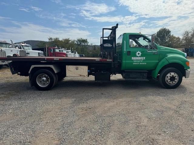 Image of Ford F-650 equipment image 2