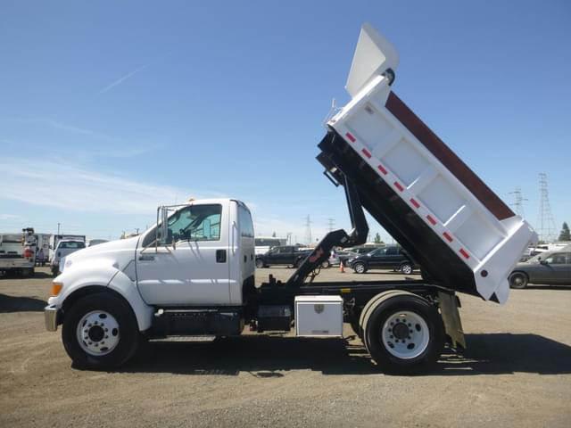 Image of Ford F-650 equipment image 4