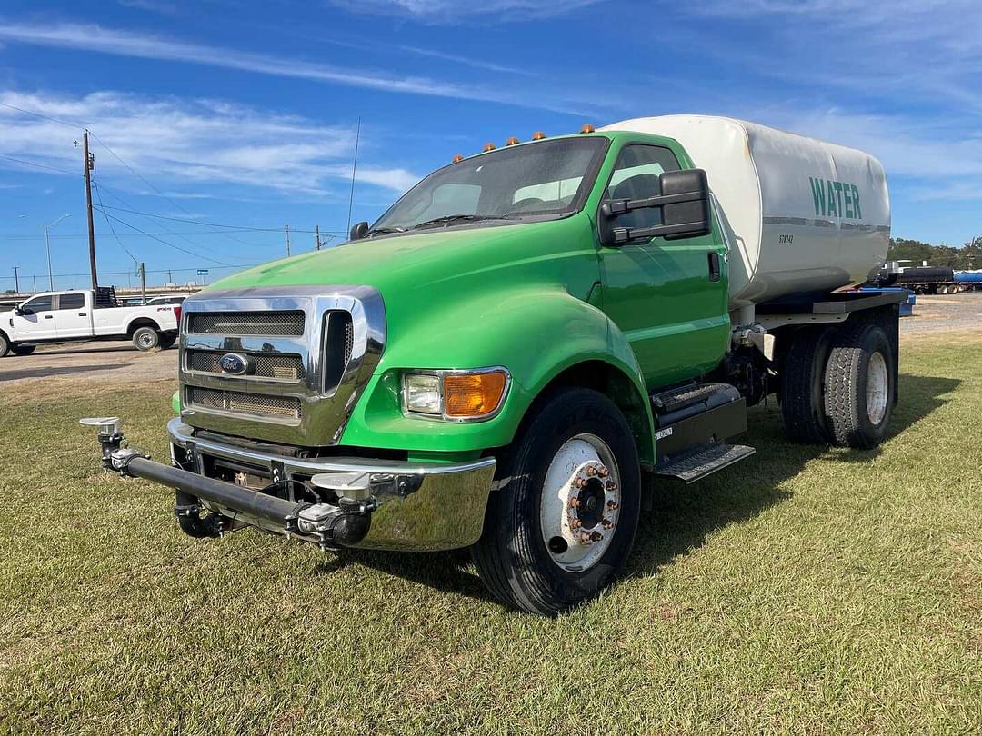 Image of Ford F-650 Primary image