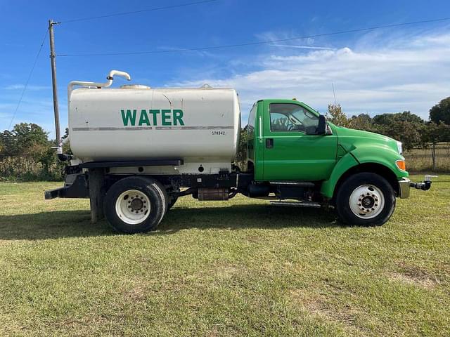 Image of Ford F-650 equipment image 3