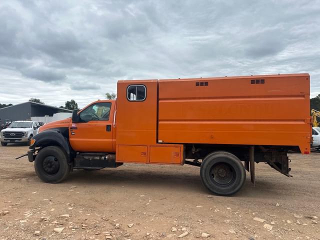 Image of Ford F-650 equipment image 3